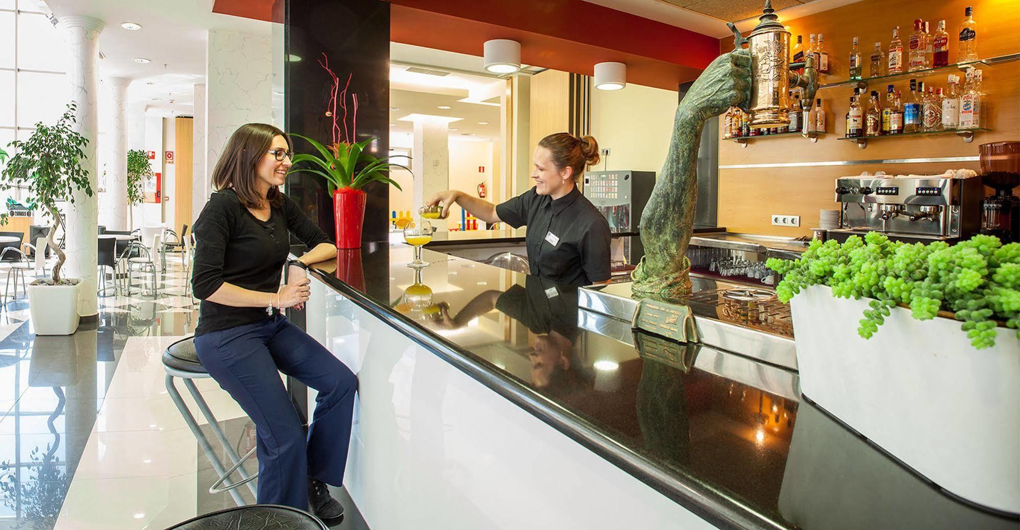 Hotel Rh Gijon & Spa Гандия Екстериор снимка